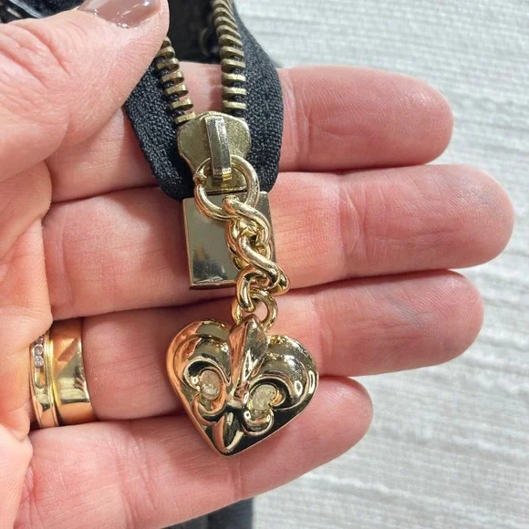 Kathy Van Zeeland Black Floral Jacquard Satchel Handbag Gold Heart Charm Studded - Picture 6 of 16